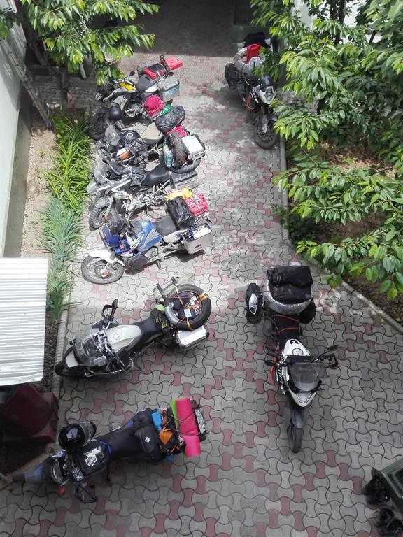 Green House Hostel Dushanbe Ngoại thất bức ảnh