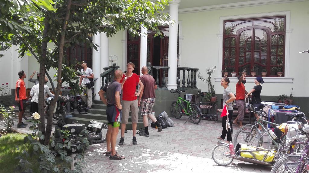 Green House Hostel Dushanbe Ngoại thất bức ảnh