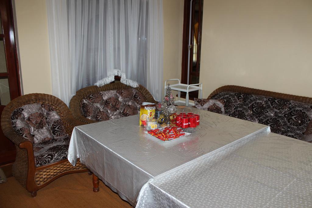 Green House Hostel Dushanbe Ngoại thất bức ảnh